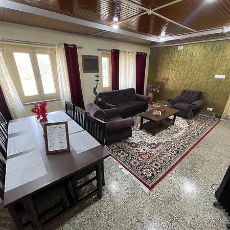 Khwaab Gah By The Khayabaan-Homestay Apartments Fully Furnished With Functional Kitchen, Wifi & Parking In City Centre Srinagar  Luaran gambar