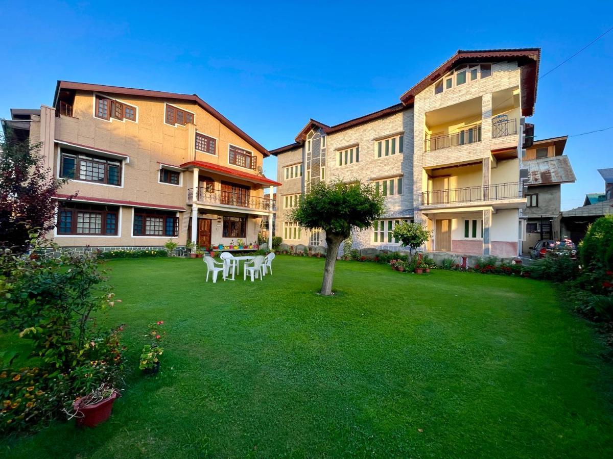 Khwaab Gah By The Khayabaan-Homestay Apartments Fully Furnished With Functional Kitchen, Wifi & Parking In City Centre Srinagar  Luaran gambar
