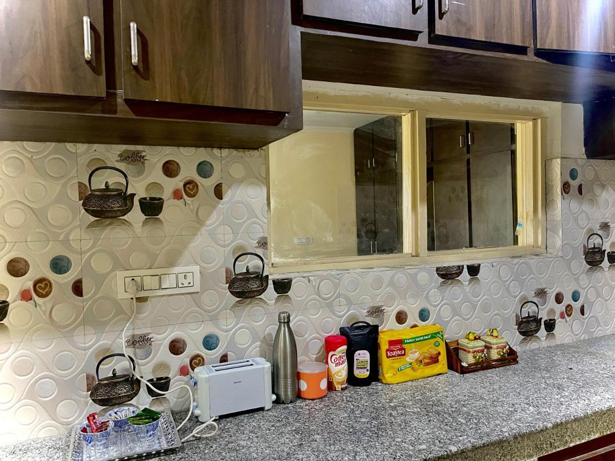 Khwaab Gah By The Khayabaan-Homestay Apartments Fully Furnished With Functional Kitchen, Wifi & Parking In City Centre Srinagar  Luaran gambar