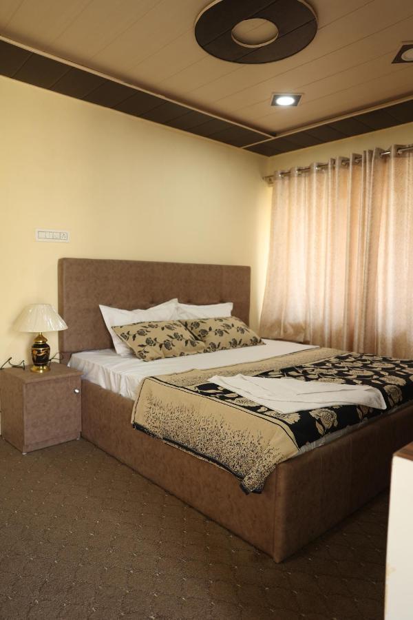 Khwaab Gah By The Khayabaan-Homestay Apartments Fully Furnished With Functional Kitchen, Wifi & Parking In City Centre Srinagar  Luaran gambar