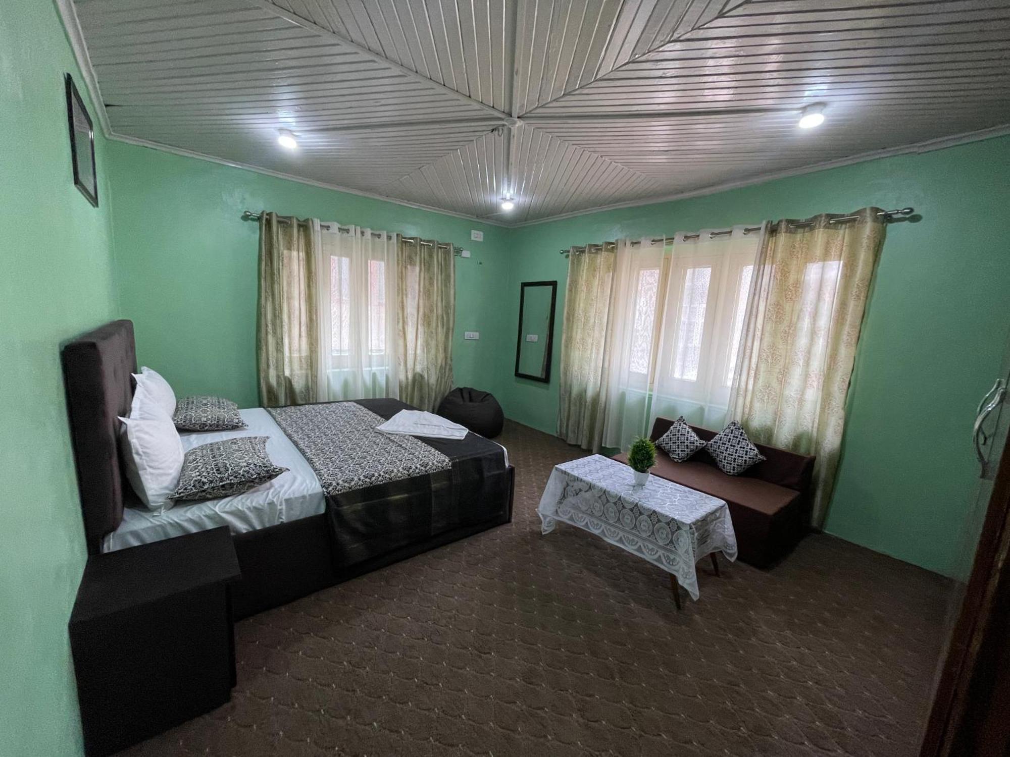 Khwaab Gah By The Khayabaan-Homestay Apartments Fully Furnished With Functional Kitchen, Wifi & Parking In City Centre Srinagar  Luaran gambar