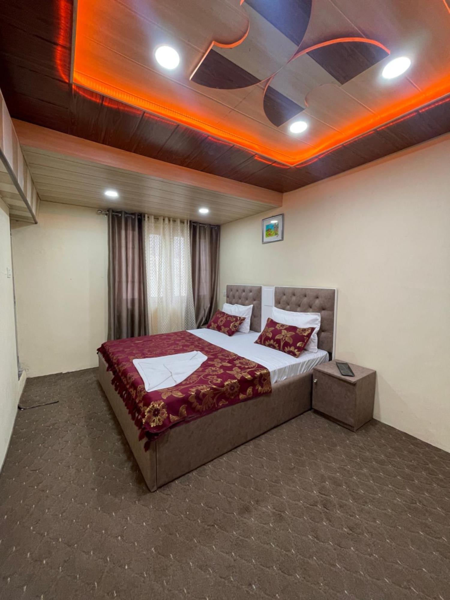 Khwaab Gah By The Khayabaan-Homestay Apartments Fully Furnished With Functional Kitchen, Wifi & Parking In City Centre Srinagar  Luaran gambar