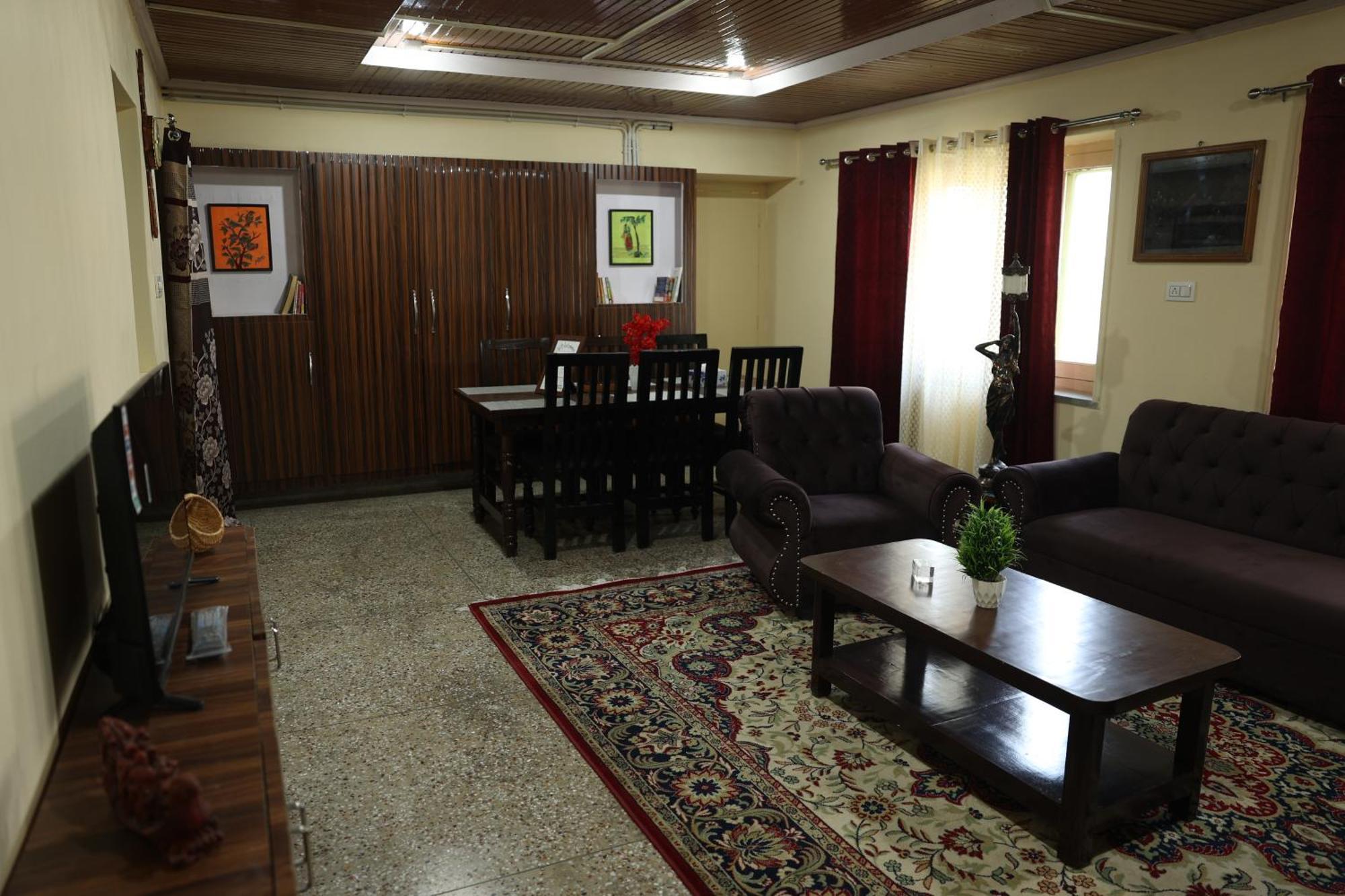 Khwaab Gah By The Khayabaan-Homestay Apartments Fully Furnished With Functional Kitchen, Wifi & Parking In City Centre Srinagar  Luaran gambar