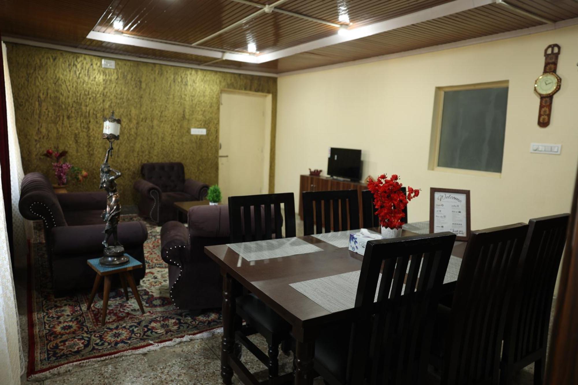 Khwaab Gah By The Khayabaan-Homestay Apartments Fully Furnished With Functional Kitchen, Wifi & Parking In City Centre Srinagar  Luaran gambar