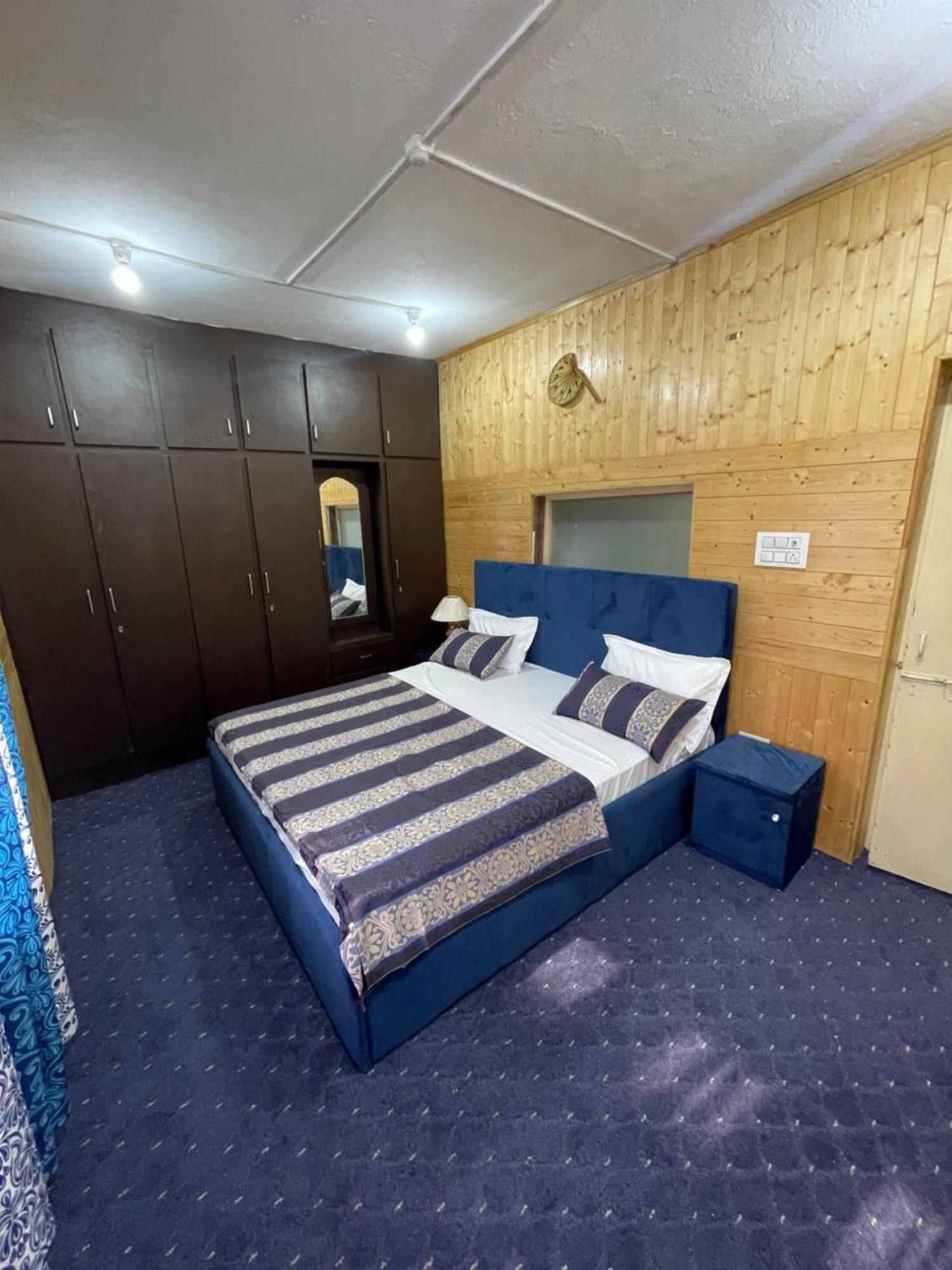 Khwaab Gah By The Khayabaan-Homestay Apartments Fully Furnished With Functional Kitchen, Wifi & Parking In City Centre Srinagar  Luaran gambar