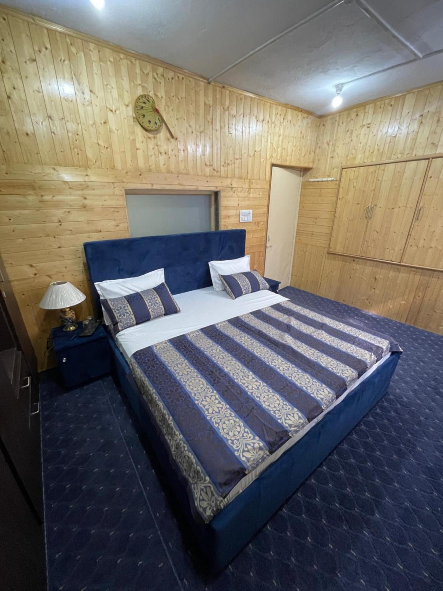 Khwaab Gah By The Khayabaan-Homestay Apartments Fully Furnished With Functional Kitchen, Wifi & Parking In City Centre Srinagar  Luaran gambar