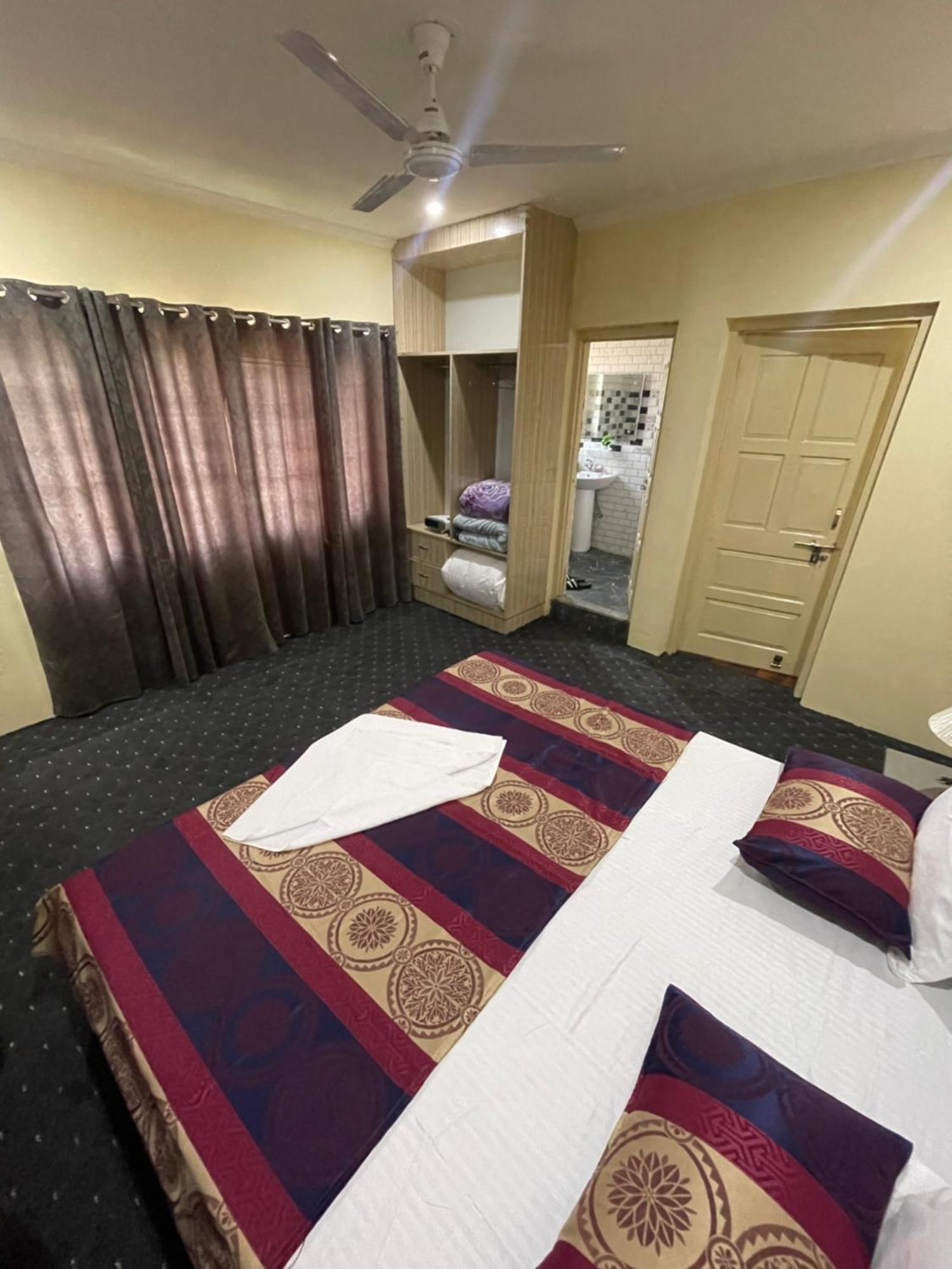 Khwaab Gah By The Khayabaan-Homestay Apartments Fully Furnished With Functional Kitchen, Wifi & Parking In City Centre Srinagar  Luaran gambar
