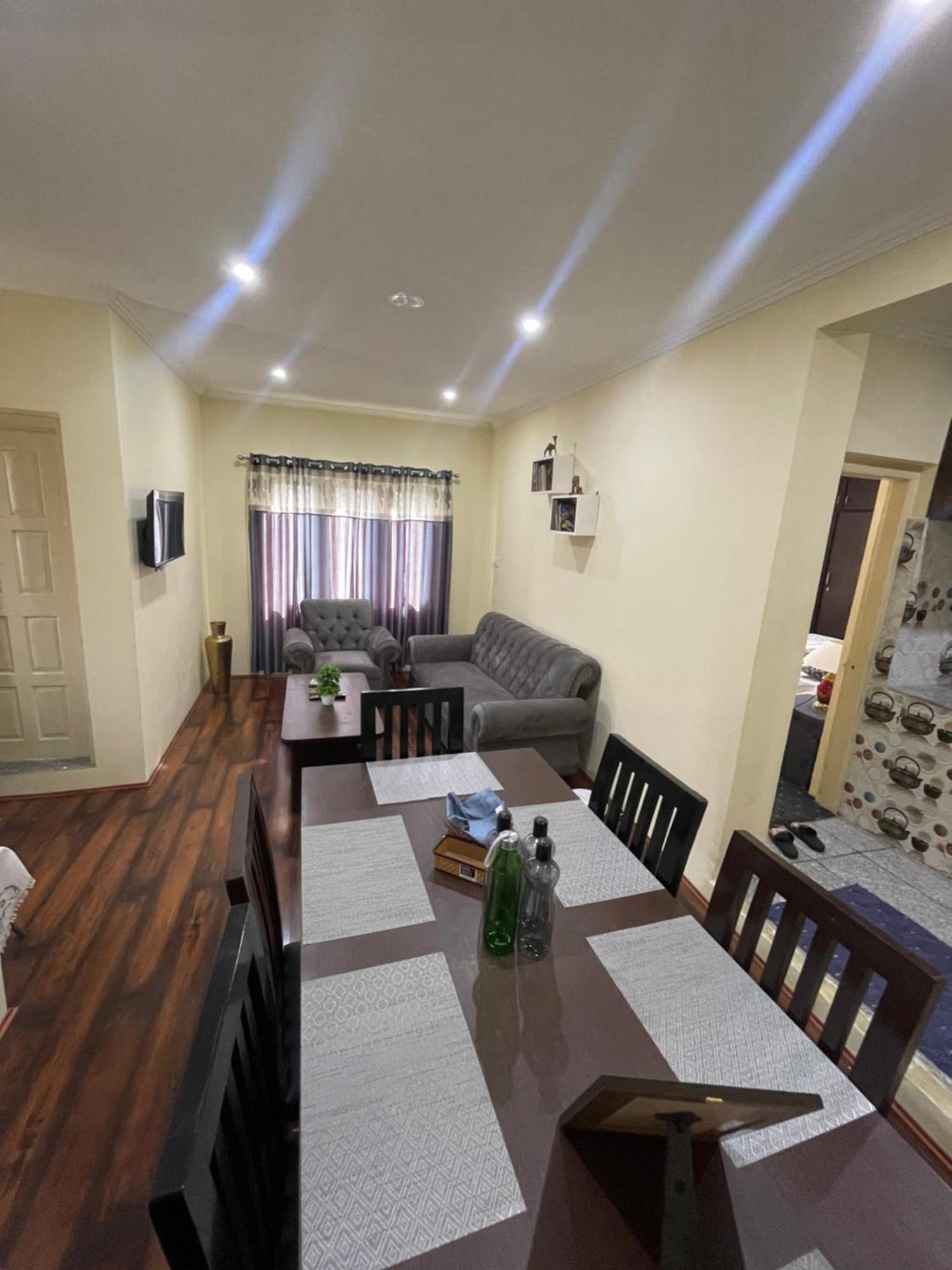 Khwaab Gah By The Khayabaan-Homestay Apartments Fully Furnished With Functional Kitchen, Wifi & Parking In City Centre Srinagar  Luaran gambar