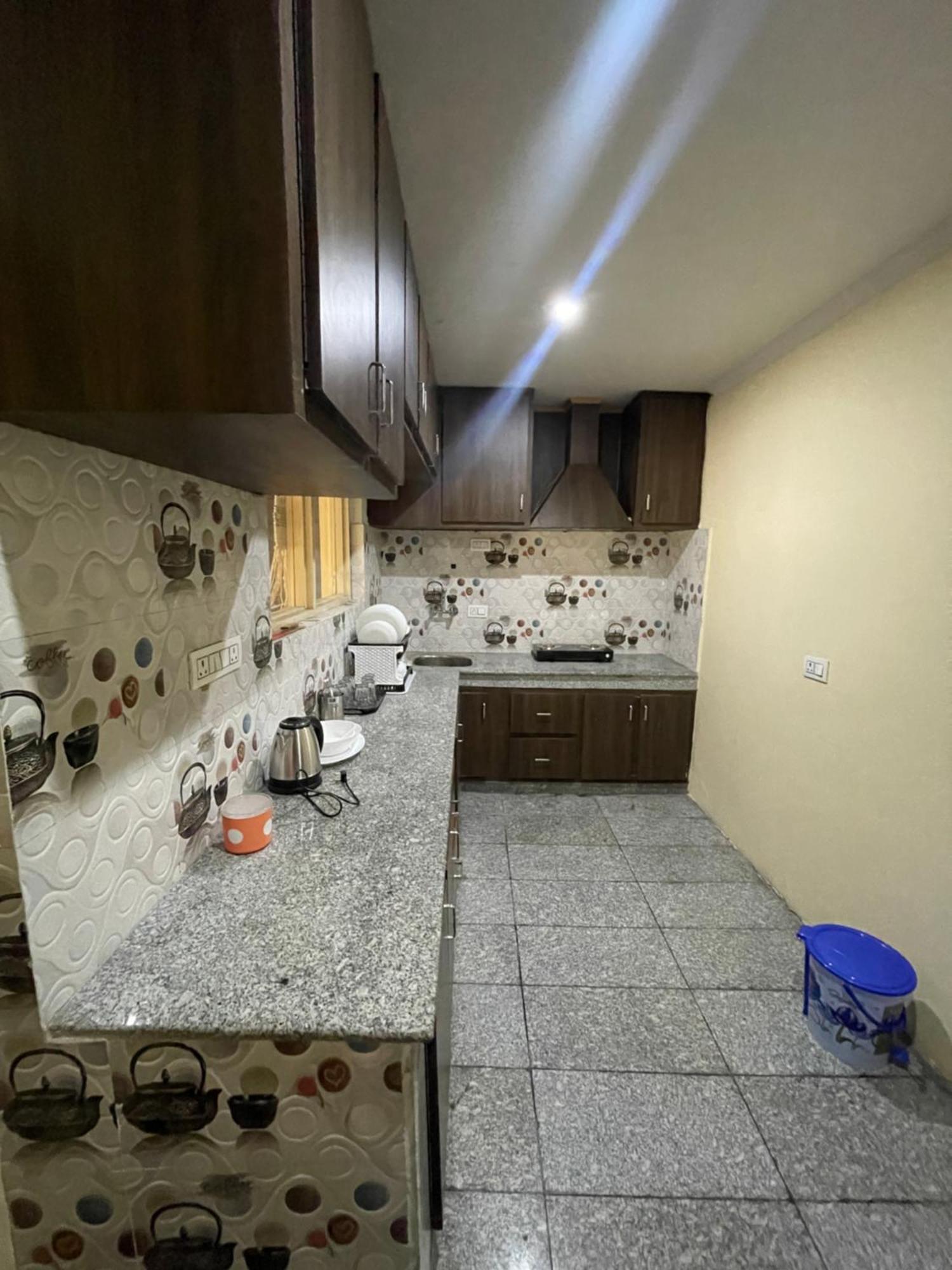 Khwaab Gah By The Khayabaan-Homestay Apartments Fully Furnished With Functional Kitchen, Wifi & Parking In City Centre Srinagar  Luaran gambar