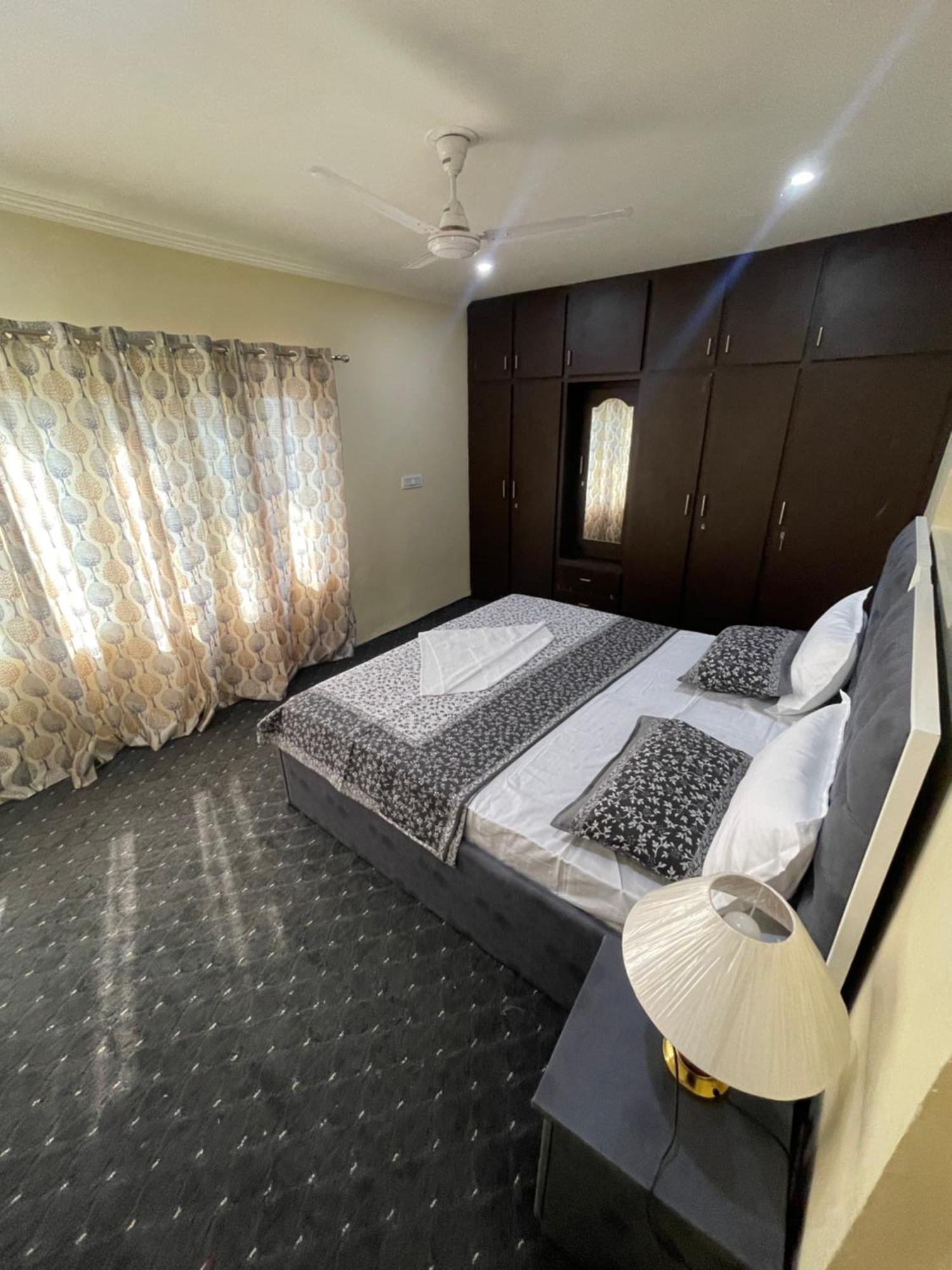 Khwaab Gah By The Khayabaan-Homestay Apartments Fully Furnished With Functional Kitchen, Wifi & Parking In City Centre Srinagar  Luaran gambar