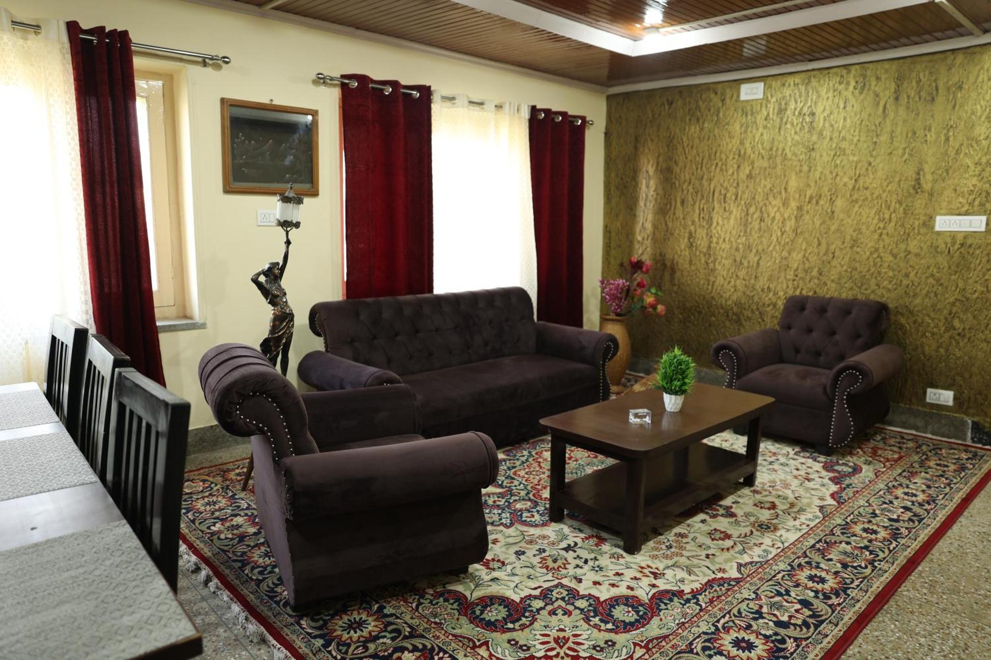 Khwaab Gah By The Khayabaan-Homestay Apartments Fully Furnished With Functional Kitchen, Wifi & Parking In City Centre Srinagar  Luaran gambar