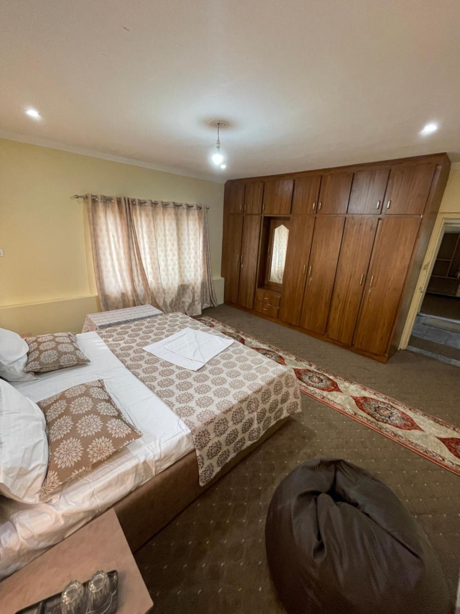 Khwaab Gah By The Khayabaan-Homestay Apartments Fully Furnished With Functional Kitchen, Wifi & Parking In City Centre Srinagar  Luaran gambar